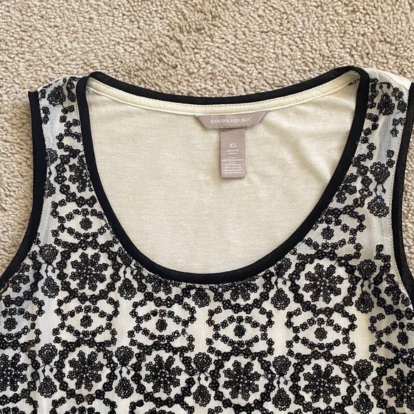 Banana Republic Black Floral Sequin Blouse size XS - Picture 4 of 7